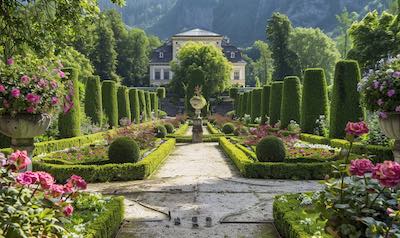 Barockgarten mit Rosen